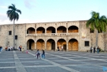 Palacio que refleja la historia de una época lejana de la que fue testigo el Alcázar de Colón.